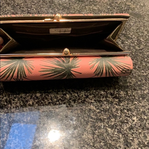 Wallet - Picture 4 of 4